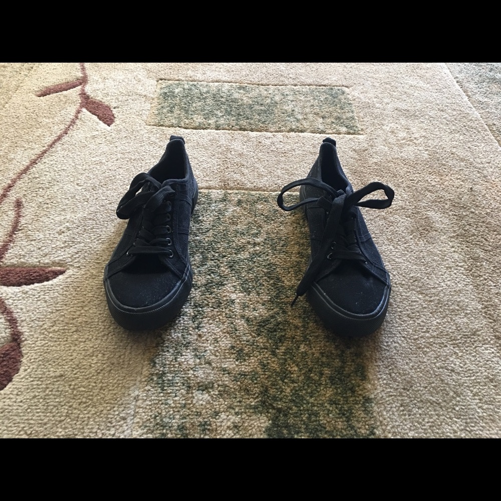 Black Shoes